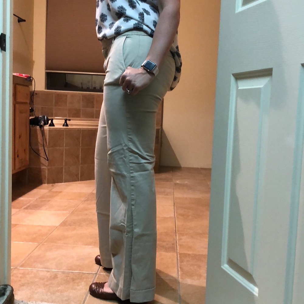 GAP perfect khaki pant size 6R - Picture 2 of 3